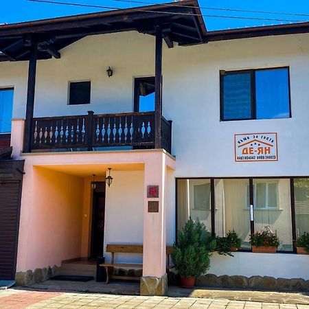 De-Yan Guest House 奥雷沙克 外观 照片