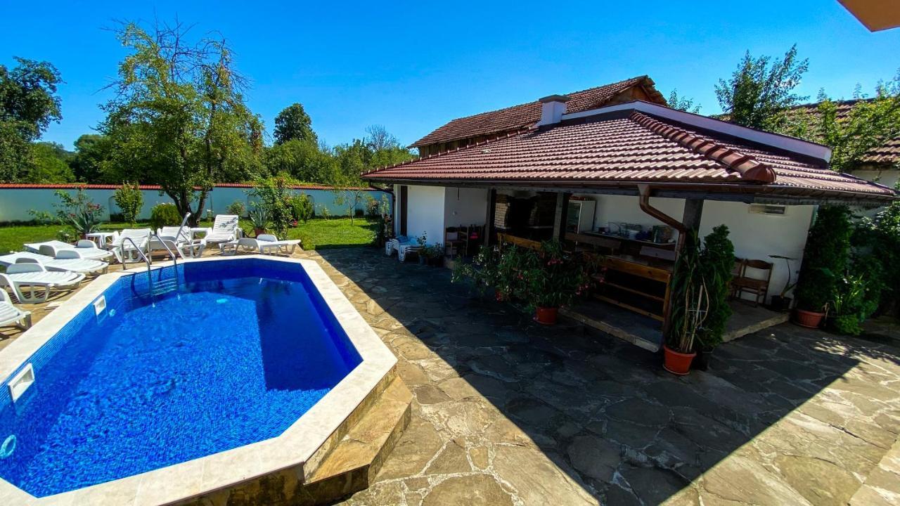 De-Yan Guest House 奥雷沙克 外观 照片