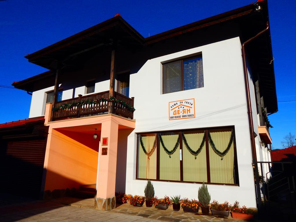 De-Yan Guest House 奥雷沙克 外观 照片