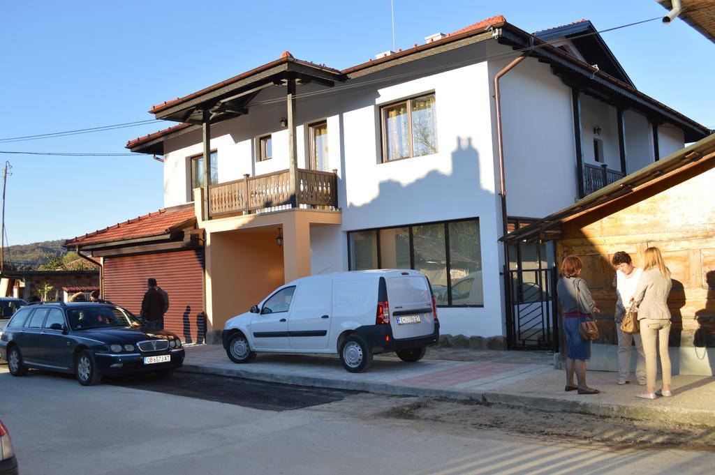 De-Yan Guest House 奥雷沙克 外观 照片